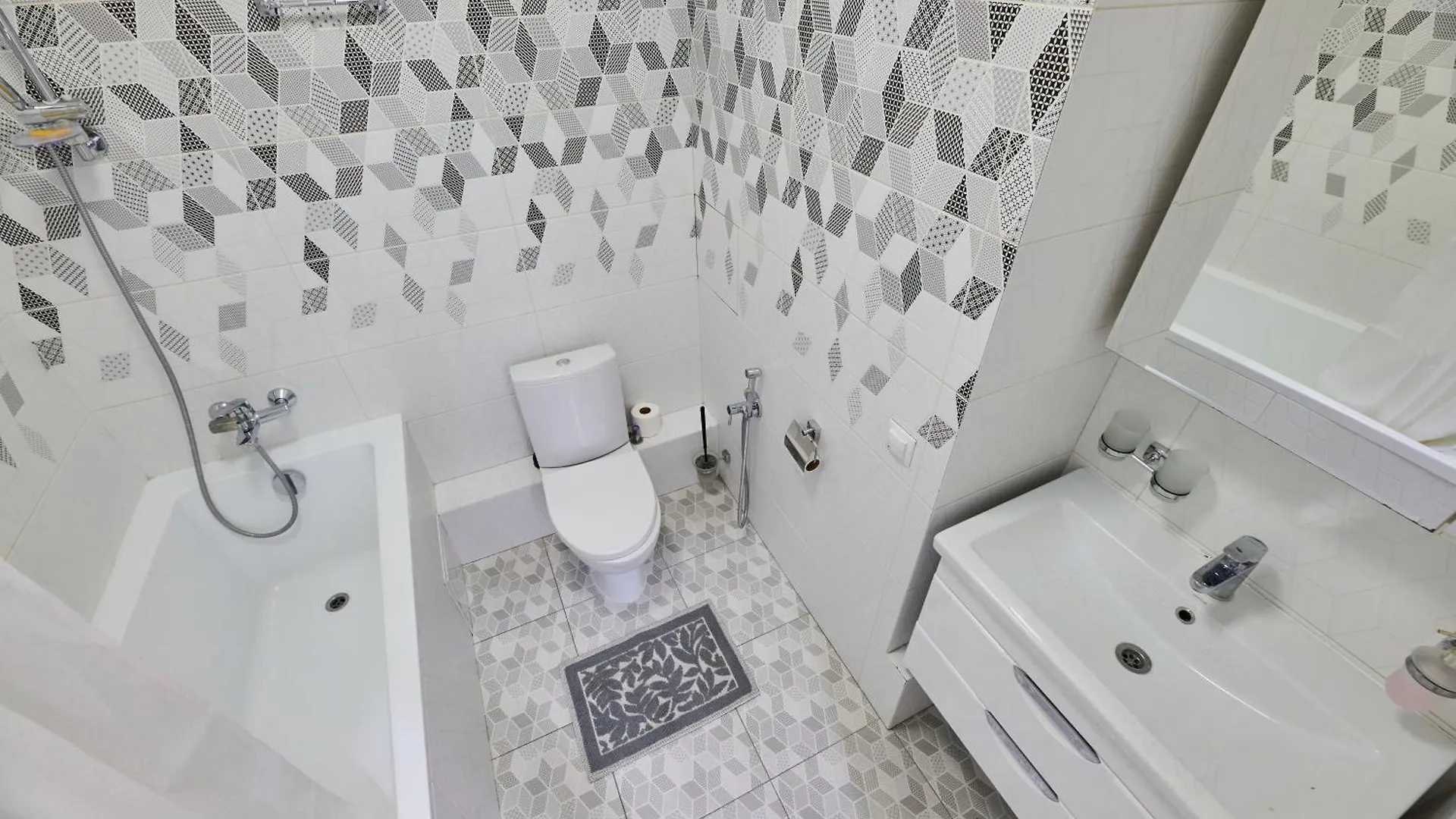 Как Дома - Семейная Квартира На 5 Человек Apartment Almaty