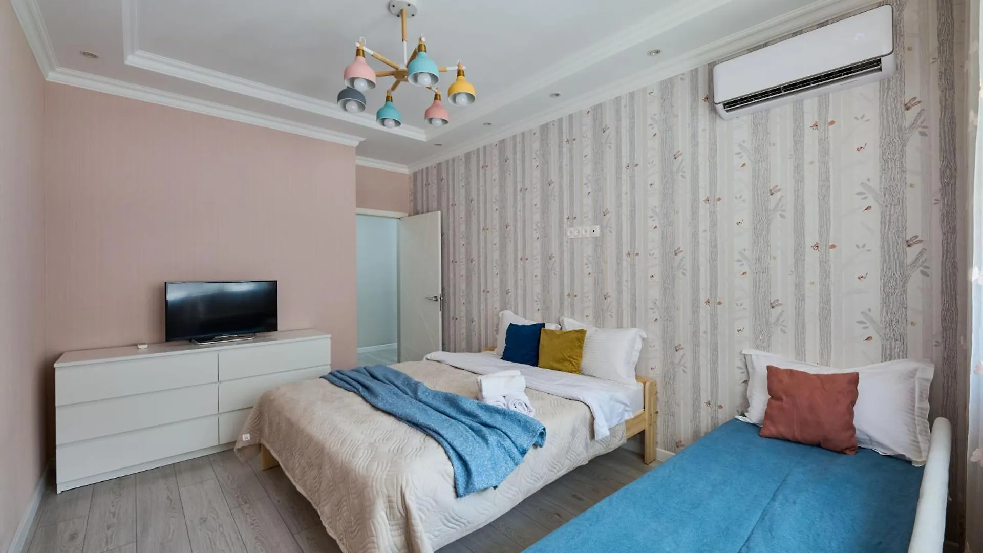 Как Дома - Семейная Квартира На 5 Человек Apartment Almaty 0*,